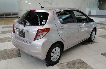 Yaris (Vitz) 2
